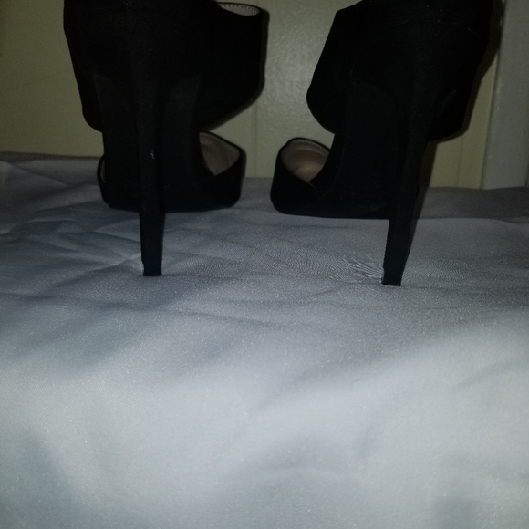 Suade heels size 9 - Picture 4 of 6